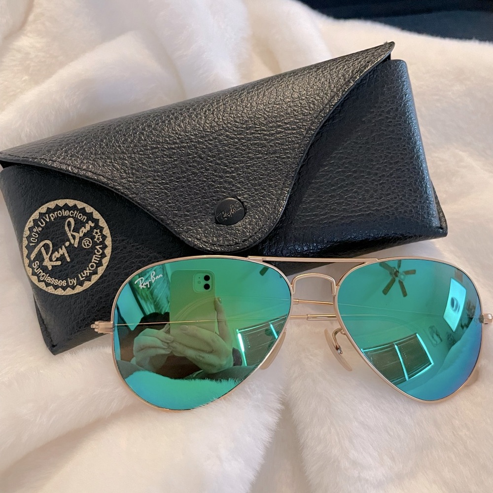 RAY BAN CLASSIC AVIATORS